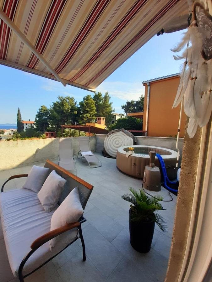 Apartment Lucky With Jacuzzi Trogir Eksteriør bilde