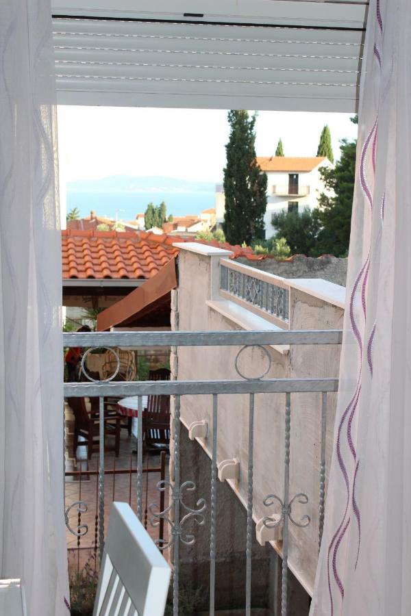 Apartment Lucky With Jacuzzi Trogir Eksteriør bilde