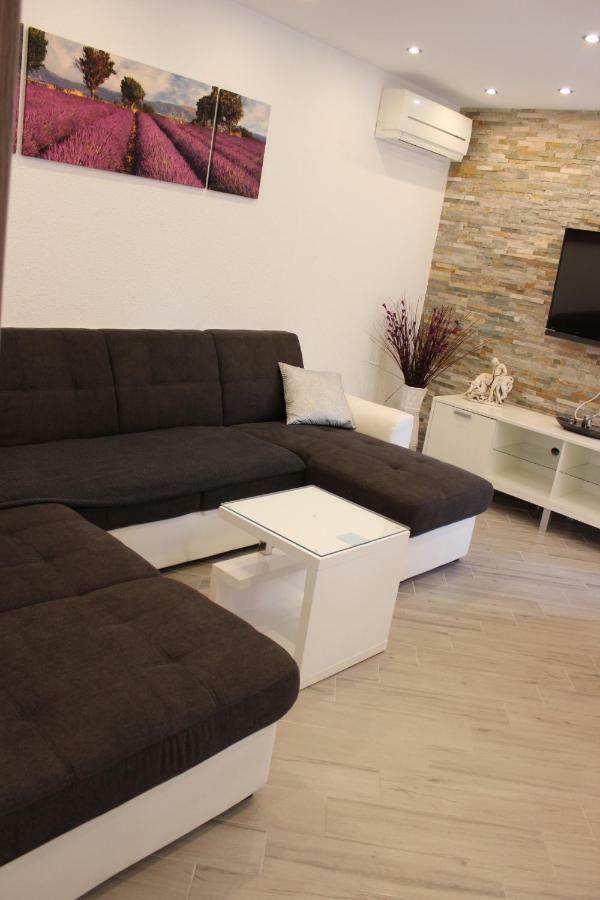 Apartment Lucky With Jacuzzi Trogir Eksteriør bilde